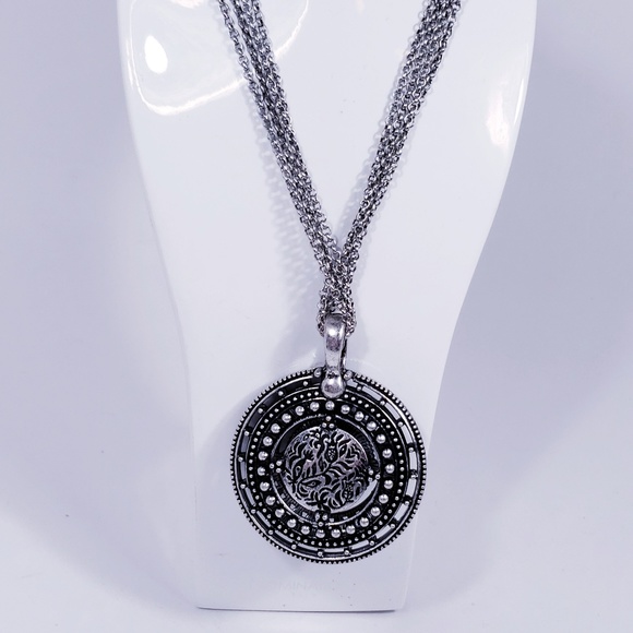 Premier Designs Jewelry - Purple & Silver Plated Pendant w/Multistrand Chain